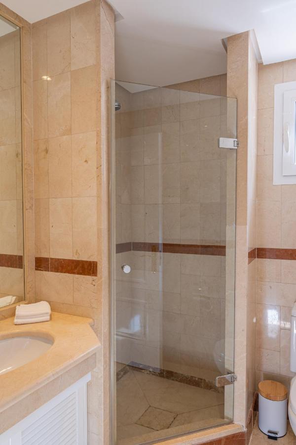 Ferienwohnung Luxurious Penthouse In Ventura Del Mar Puerto Banus Marbella Exterior foto